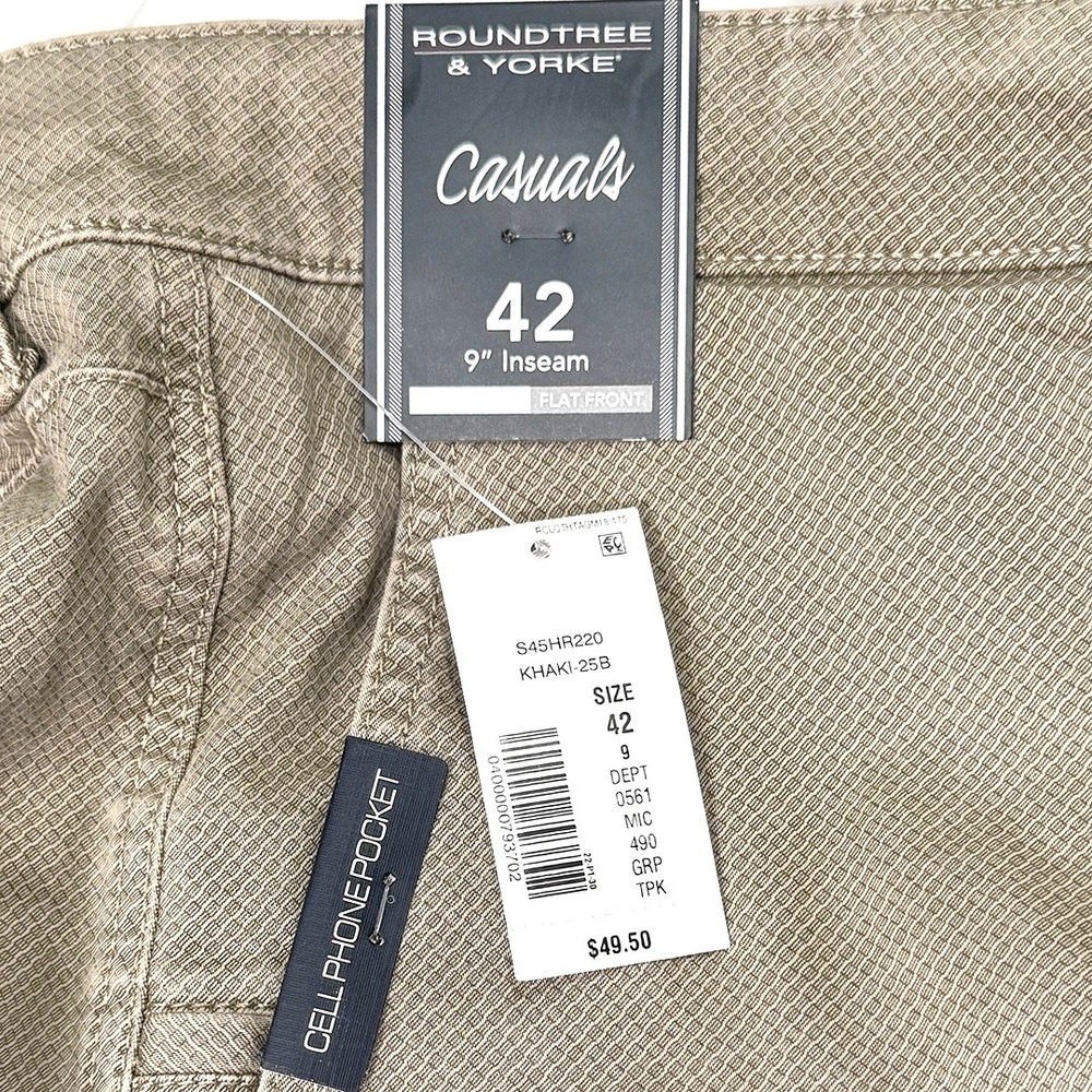 Roundtree & Yorke 9" Casual Shorts - NWT Mens Size 42 Khaki - #49458-J6 - Picture 3 of 4